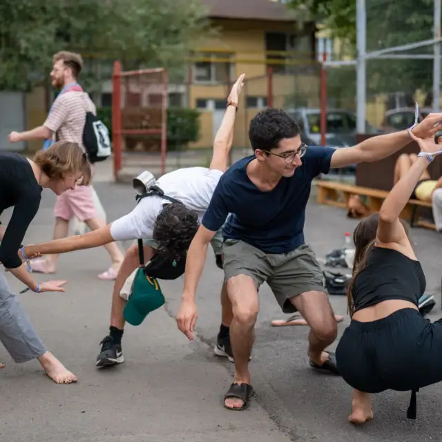 Collective gesture.s