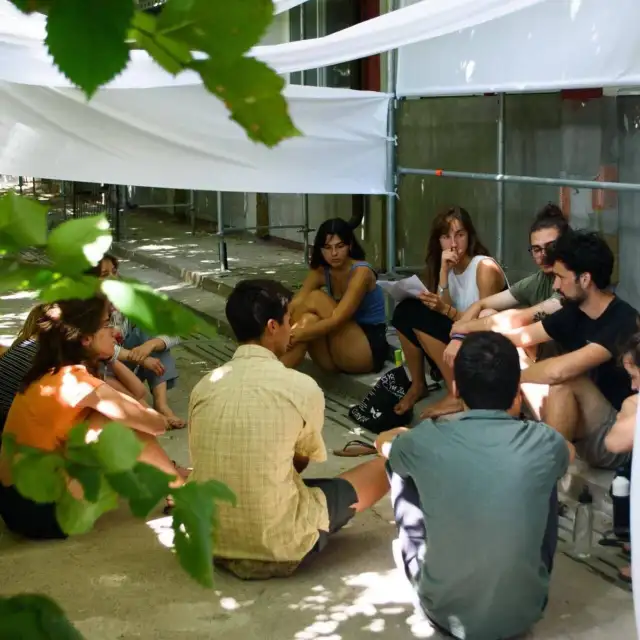 Collective gesture.s